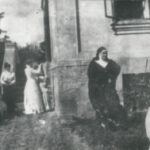 Matka-Celina-i-dzieci-z-ochronki-przed-nowym-klasztorem-w-Kętach-1893-r.-300x189